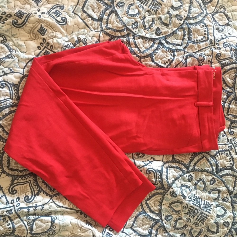 Old Navy Pixie mid rise pants EUC